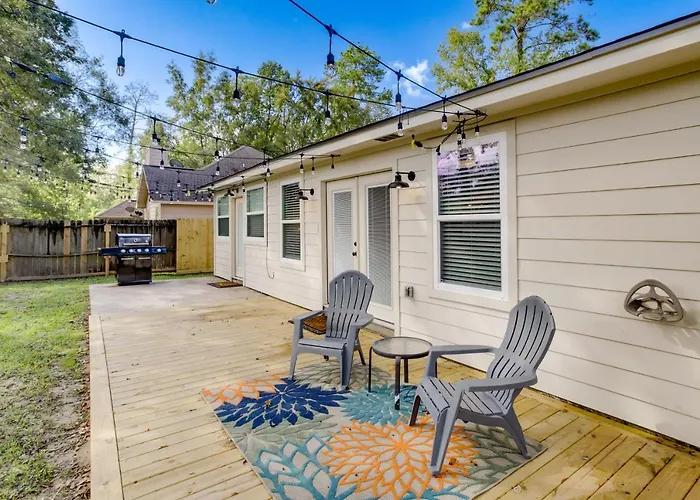 Dog-Friendly Home In The Woodlands W/ Fenced Yard!