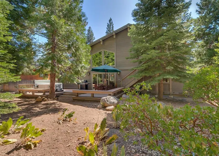 High Sierra At Dollar Point - Private Hot Tub, Close To Ski Resorts, Pet Friendly!