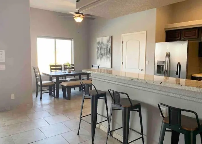 Havasu Retreat! Pool, Spa, Gym & View