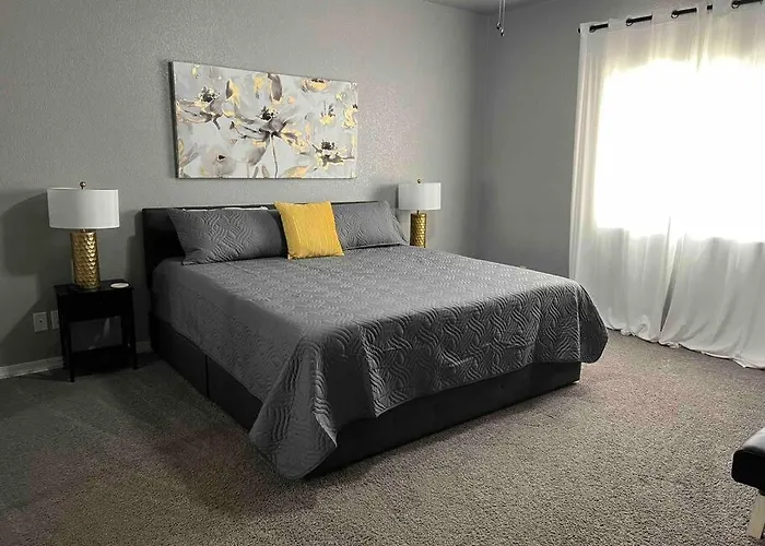 Havasu Retreat! Pool, Spa, Gym & View