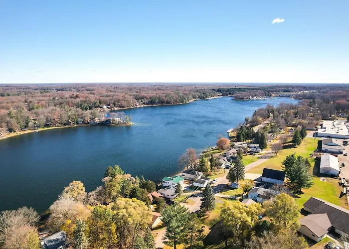 Chic Harrison Home: Walk To Wilson State Park!