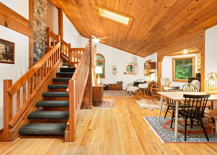 Finnwood - A Pet Friendly Woodland Retreat