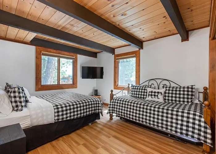 Four Summits- Hot Tub- Pool Table- Short Drive To Ski Resorits
