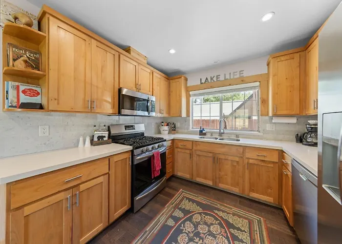 Rustling Grove In Tahoe City - Pet-Friendly, Walking Distance To Downtown And Lake - Private Hot Tub