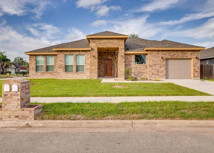 Wfh-Friendly Brownsville Home W/ Private Patio