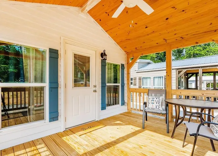 4 Heron Haus, Luxury Tiny House, Pet Friendly, Mins To Downtown Guntersville