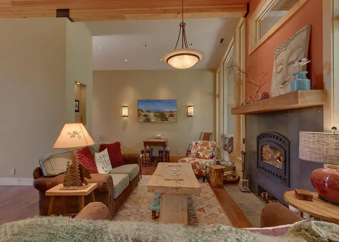 Fairway Favorite - Walk To Tahoe City Shops, Dining & Lake - Pet Friendly