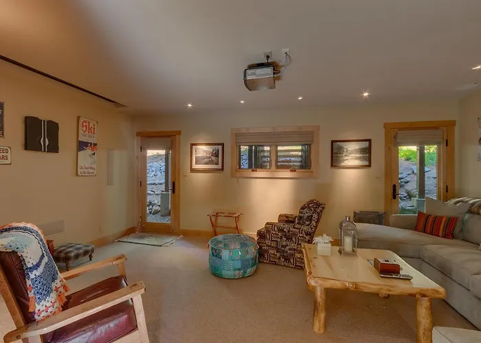 Fairway Favorite - Walk To Tahoe City Shops, Dining & Lake - Pet Friendly
