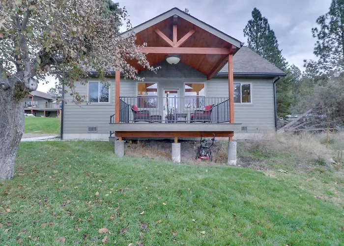 Bigfork Cottage W/ Lake Views: 5 Mi To Downtown