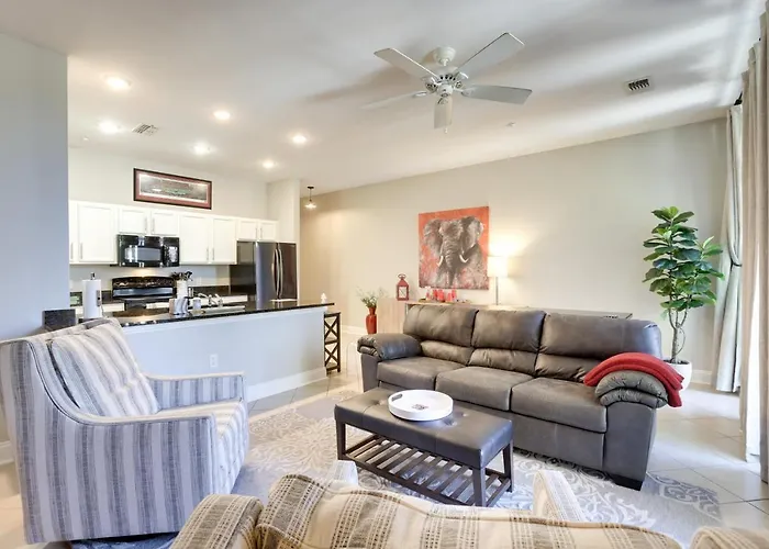 Tuscaloosa Condo: Steps To Bryant-Denny Stadium!