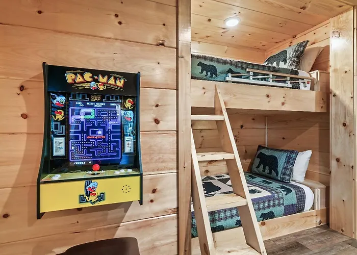 Mountains R Calling, Cozy Hideaway, King Beds, Hot-Tub, Arcade, Ev Ready