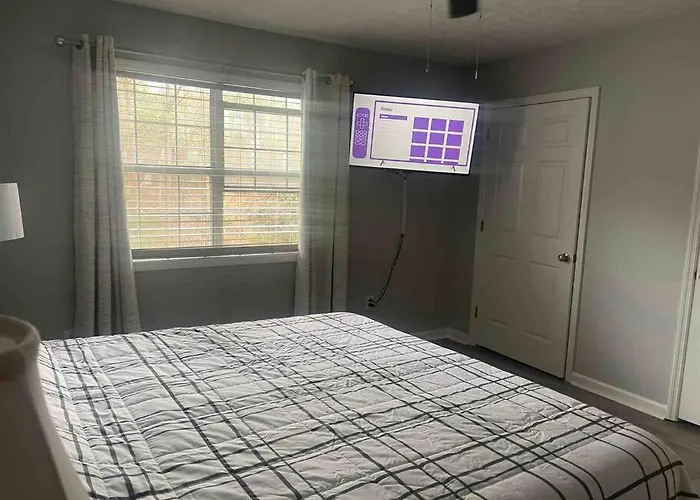 Recently Renovated Condo!