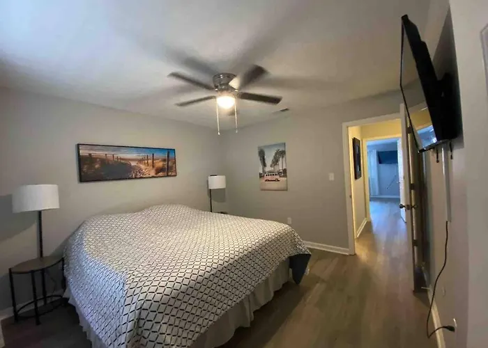 Recently Renovated Condo!