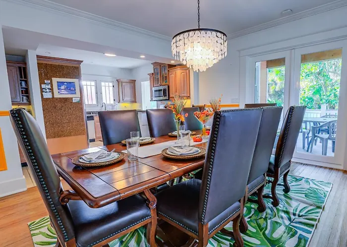 Palm City Home W/ Pool & Florida Room - Near Golf