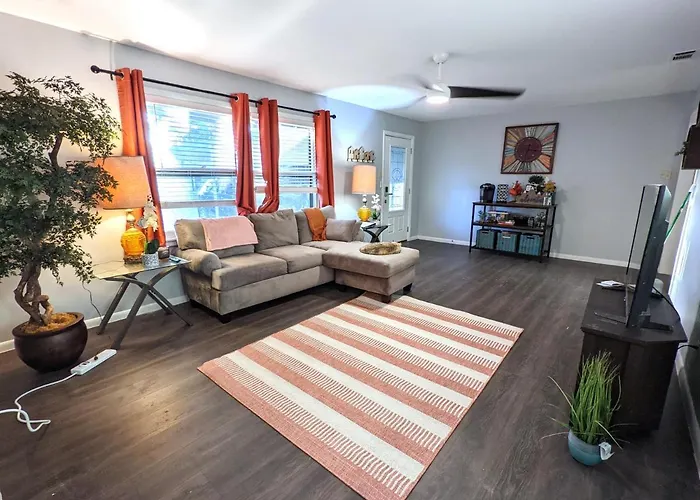 Fenced Backyard, 2 King Beds, Pet-Friendly Spacious Home Near Acu