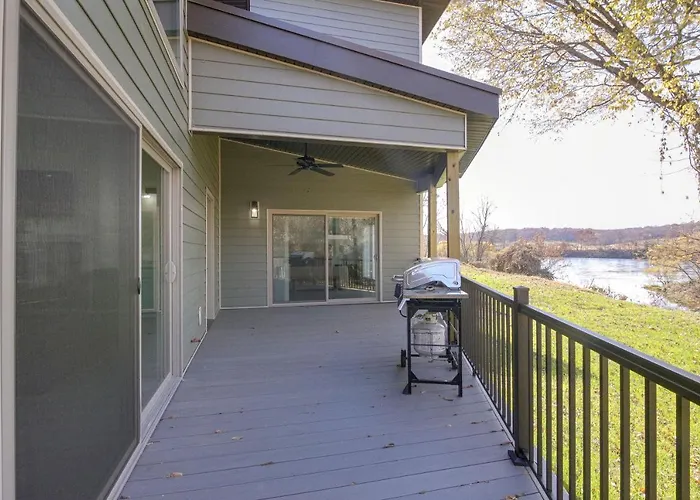 Pet-Friendly Cotter Retreat W/ Deck & Gas Grill!