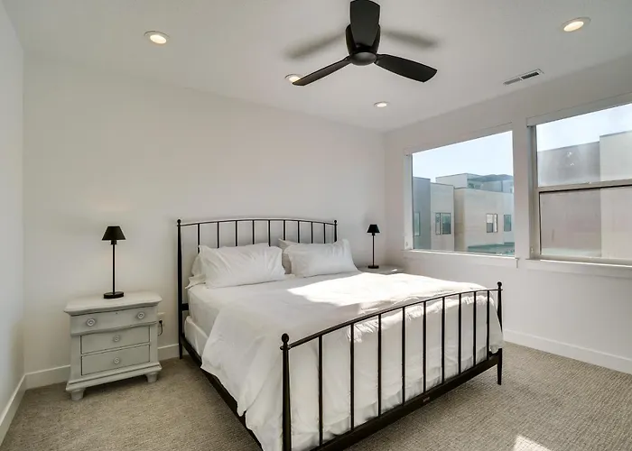 Modern Downtown Provo Townhome W/ Balcony!