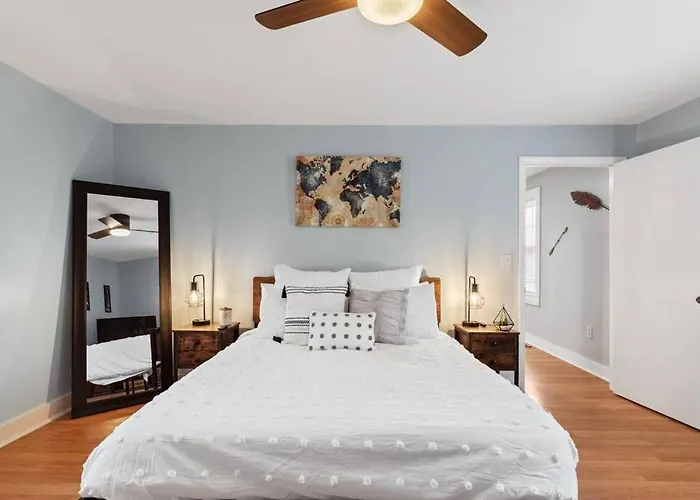 Boho Bungalow - Steps From Historic Downtown Apex
