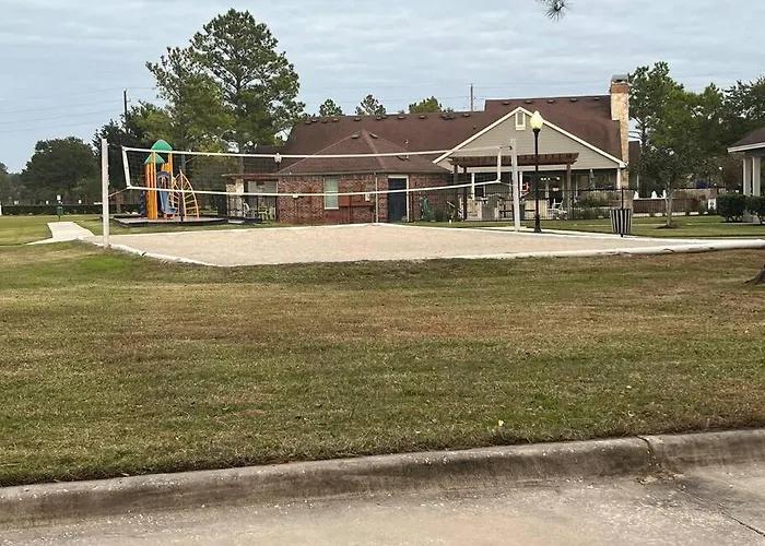 Hidden Gem In Spring Free Parking
