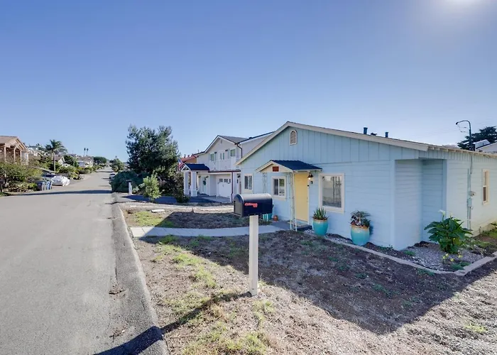 Pet-Friendly Cayucos Home: Walk To Public Beach!