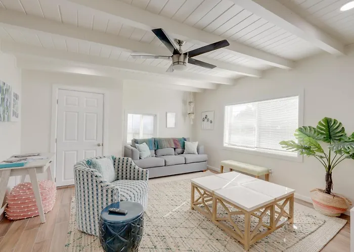 Pet-Friendly Cayucos Home: Walk To Public Beach!