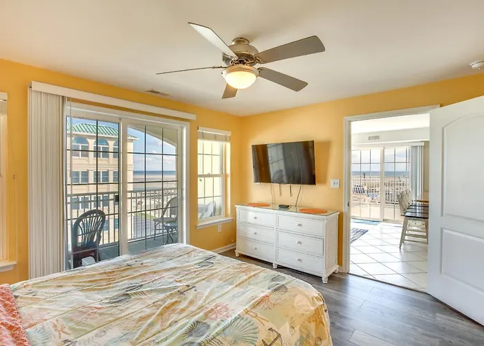 North Wildwood Condo - Beach Across Street!