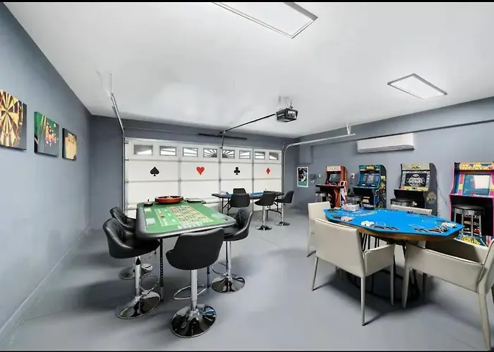 Desert Bliss Paradise - Arcade, Casino, Play Area ,Pool , Hot Tub