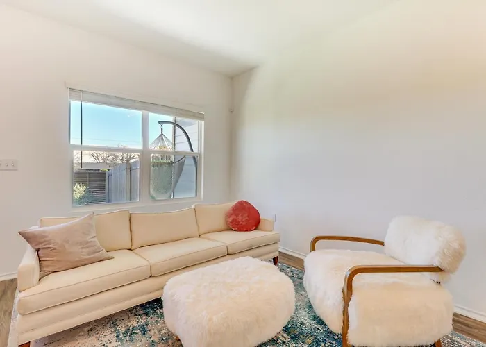 12 Mi To Dtwn Austin: Quiet Home W/ Patio & Yard