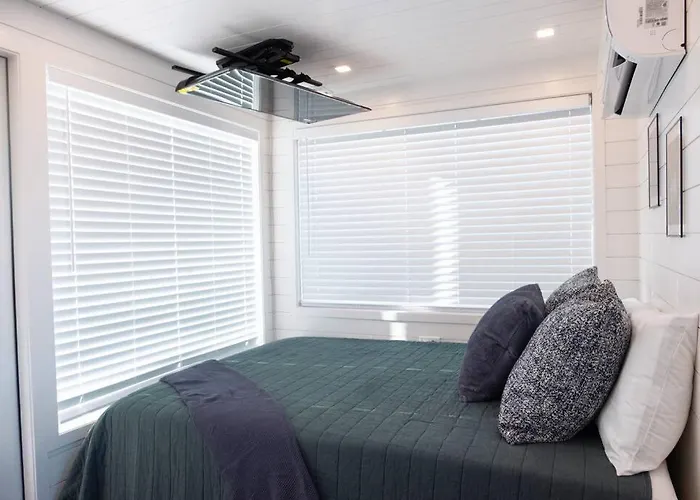 New Starry Night Shipping Container Home