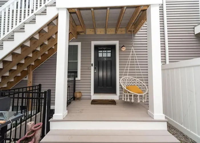 Ultra-Luxurious Home Near Boston Pet-Friendly