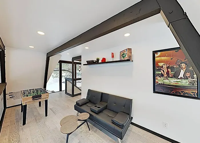 Modern Gambrel Cabin Near Ski Resorts