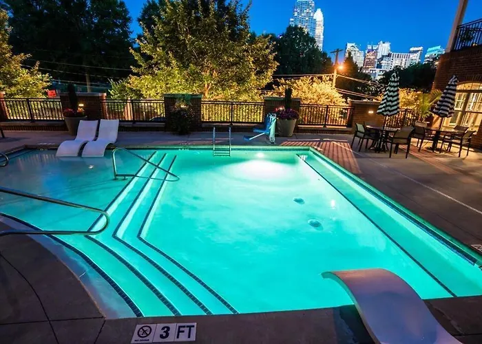 1Br Uptown, Pool, Wine, Near Convention Center_311