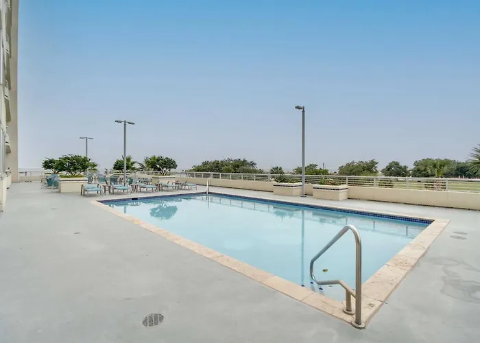 Resort-Style Biloxi Condo: Walk To The Beach!