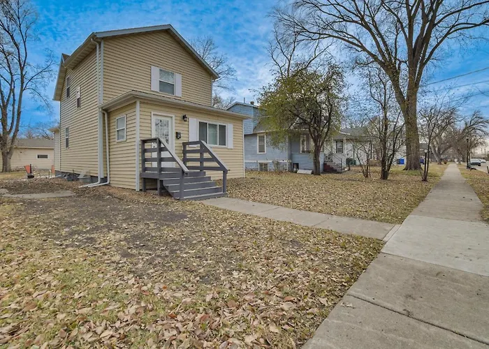 Dog-Friendly Home < 1 Mi To Downtown Fargo!