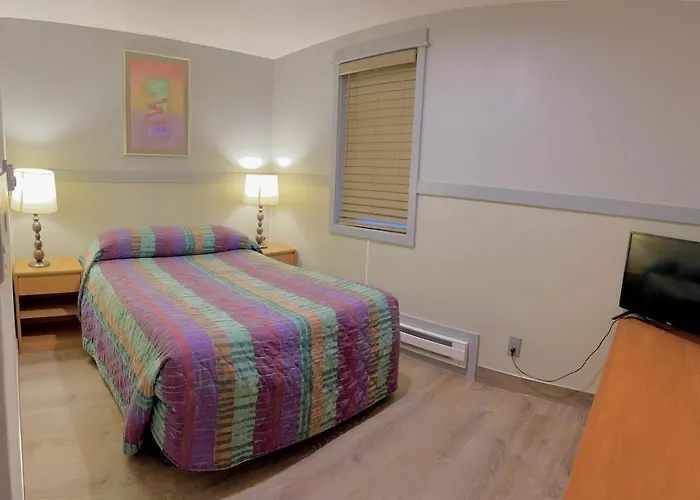 Emerald Best Motel