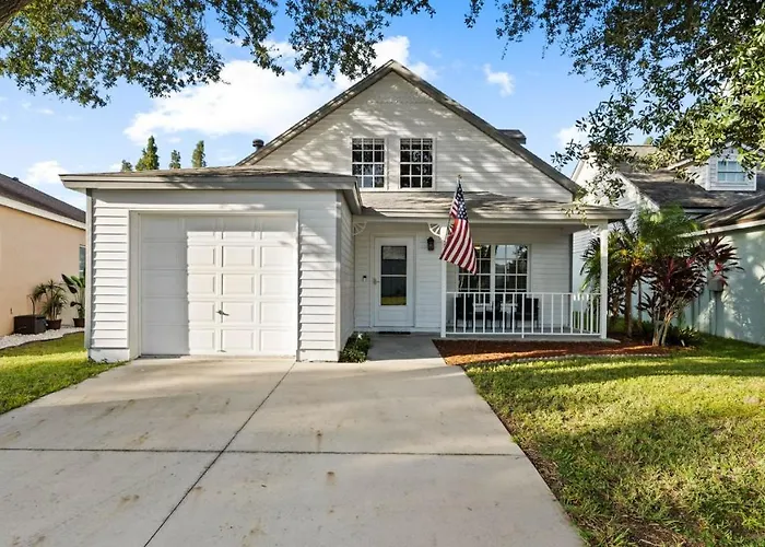 Brandon Central Location 4Br Lake Oasis