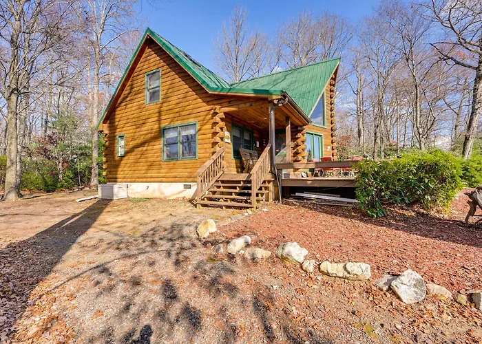 Rustic Fancy Gap Cabin W/ Blue Ridge Parkway Views