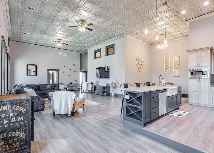 Florence Vacation Rental W/ Rooftop Deck!