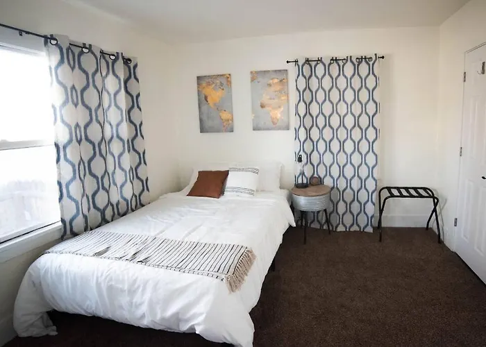 Cozy Comfort Minutes From Downtown Klamath Falls