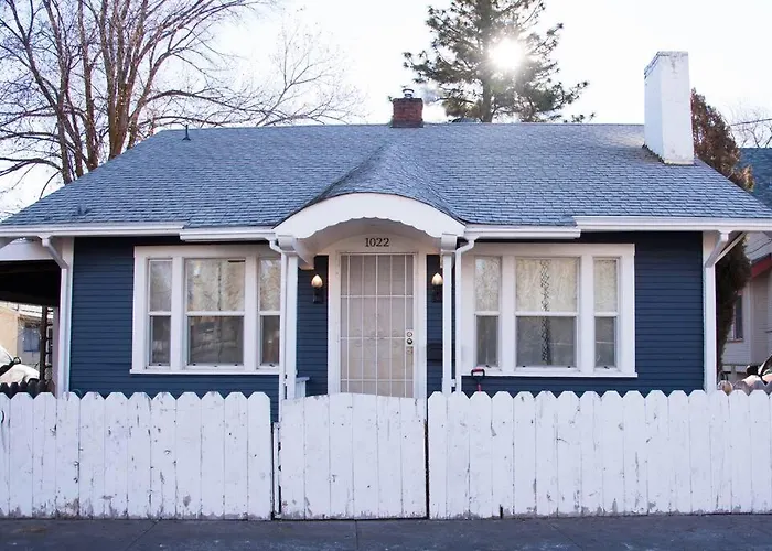Cozy Comfort Minutes From Downtown Klamath Falls