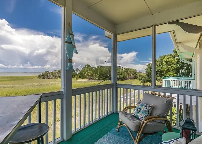 Seaside Bungalow With Million Dollar Views