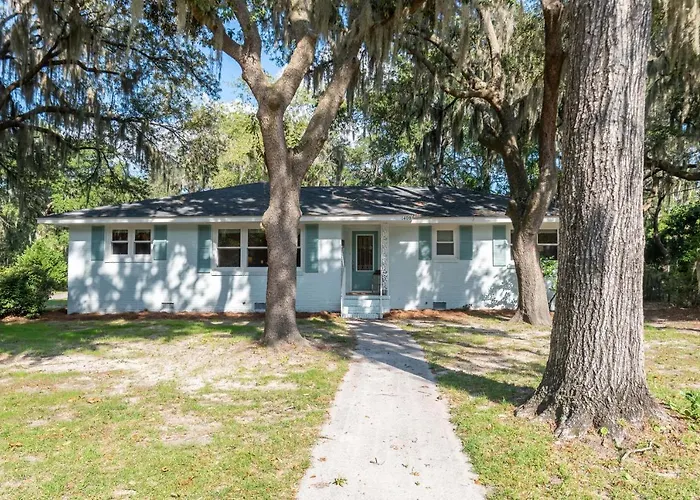 Refinished 3-Br Lowcountry Retreat