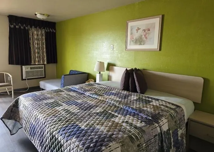 Lodge Usa Motel