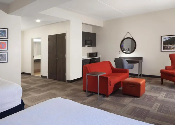 Hampton Inn Charleston-Southridge