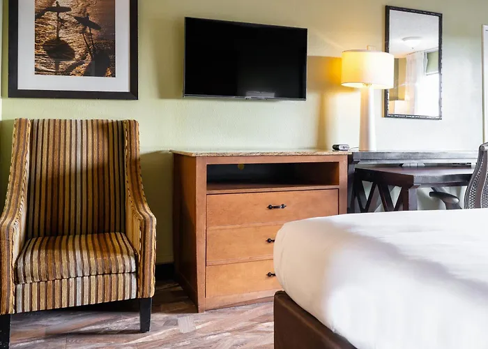 The Buena Park Hotel & Suites