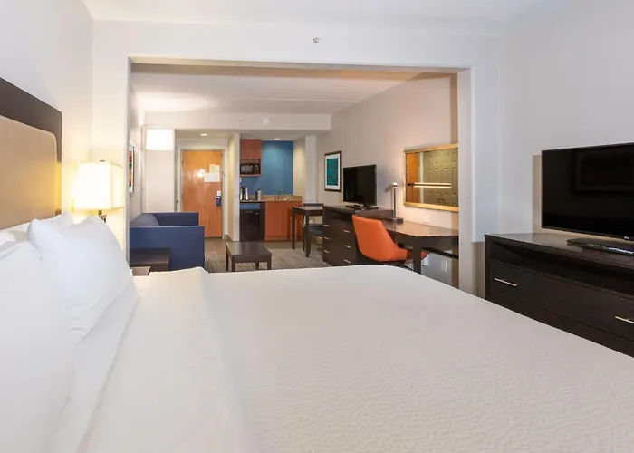 Holiday Inn Express & Suites Jacksonville Airport By Ihg