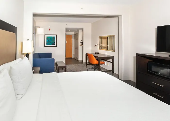 Holiday Inn Express & Suites Jacksonville Airport By Ihg