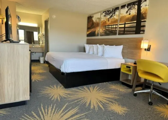 Days Inn By Wyndham Cloverdale Greencastle
