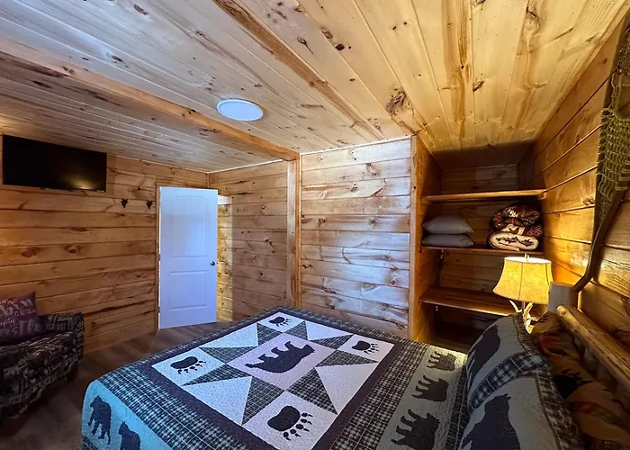 Rowe'S Adirondack Cabins Of Schroon Lake