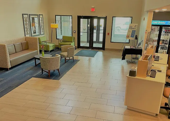 Holiday Inn Express & Suites Lincoln South By Ihg